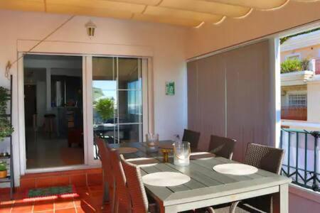 Apartamento en primera linea de playa con parking Nerja Exterior foto
