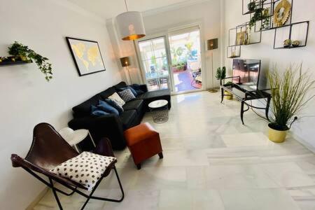 Apartamento en primera linea de playa con parking Nerja Exterior foto