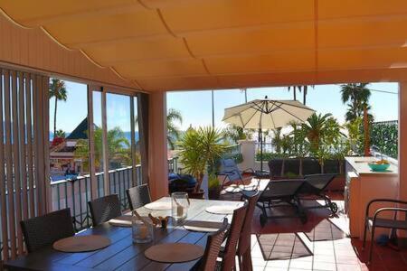 Apartamento en primera linea de playa con parking Nerja Exterior foto