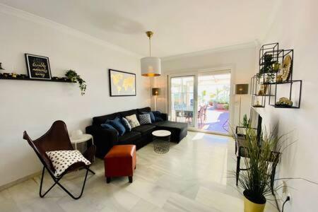Apartamento en primera linea de playa con parking Nerja Exterior foto